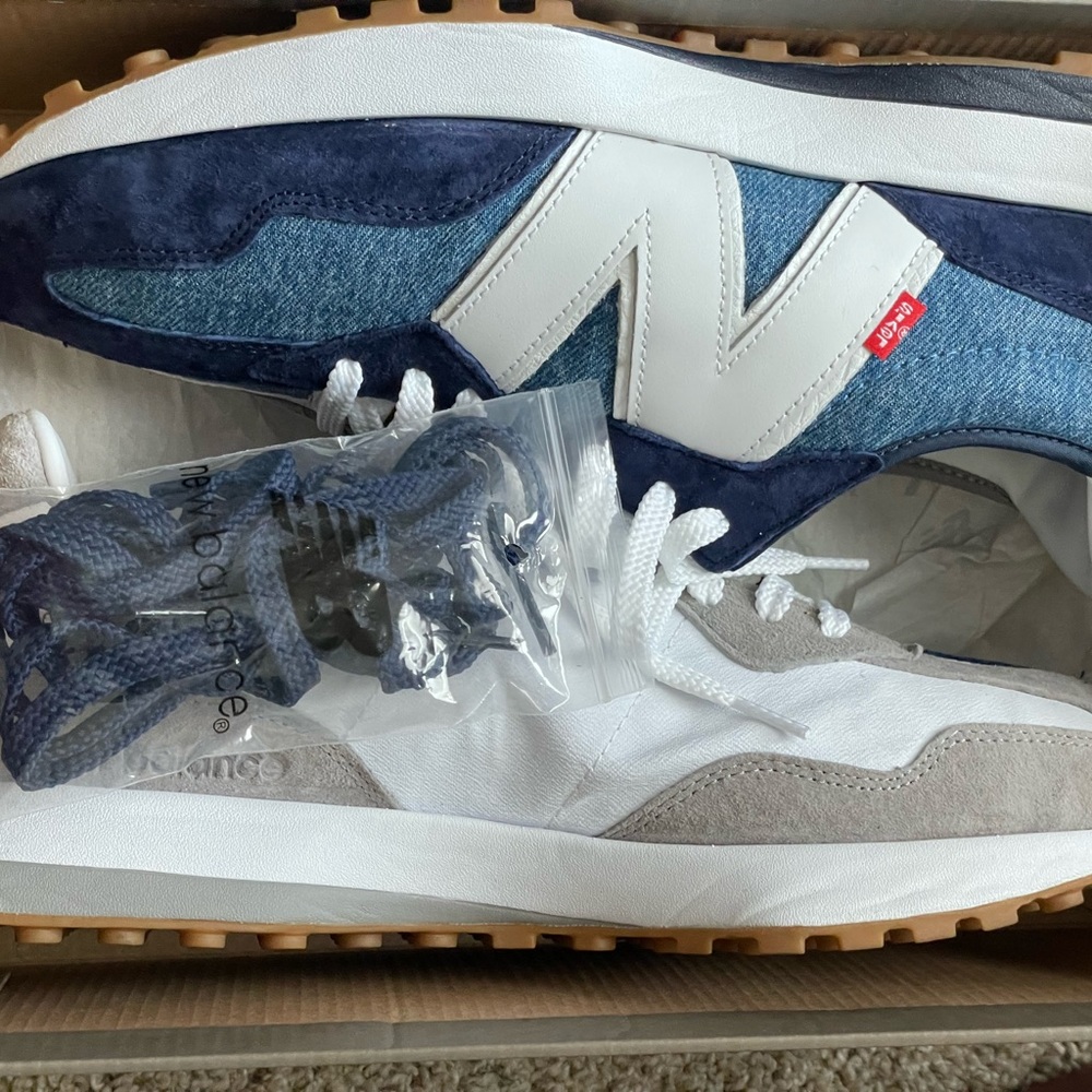 New Balance x Levis 327